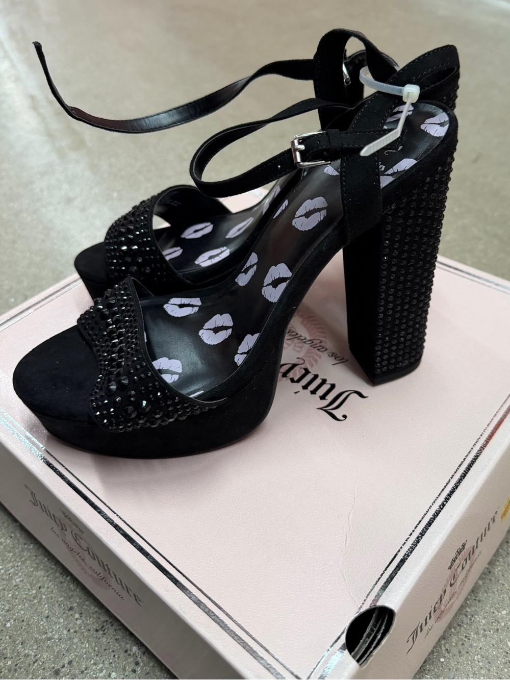 NWB Juicy Couture Trice Black Embellished Platform Block Heel Sandals Size 9.5